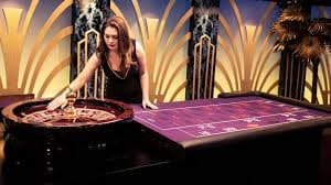Filipino player enjoying funbingo live casino baccarat on mobile